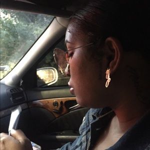 Meet your Posher, Joshua